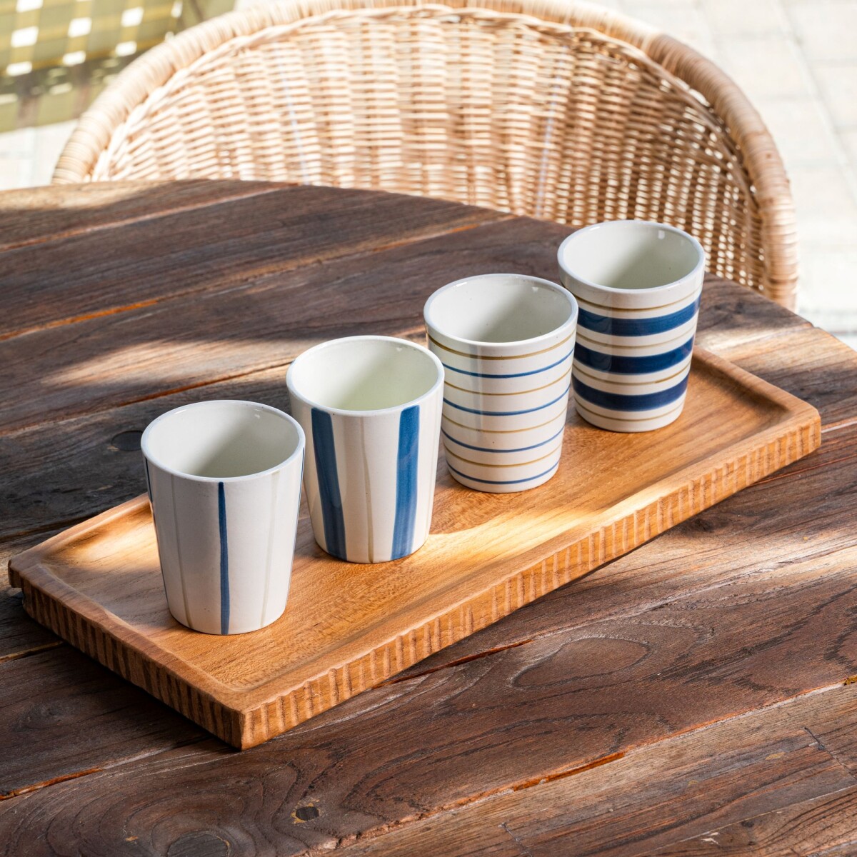 Taza cerámica, rayas. 