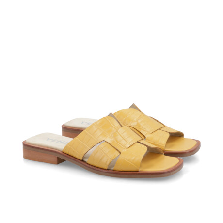 SANDALIAS MOSTAZA