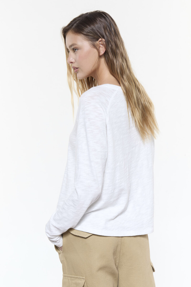 REMERA BUTCH Off White