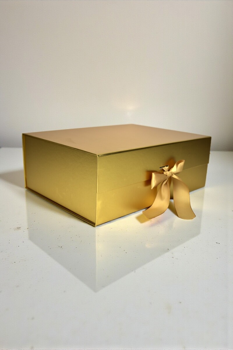 Caja Rigida Plegable con iman 24,5x33x12 cm - ORO 