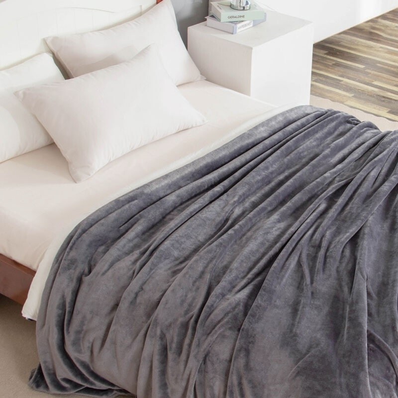 Manta para sillon y cama 130 x 150cm gris
