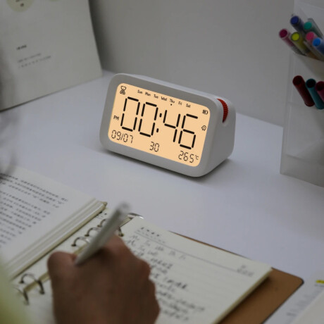 Reloj Digital Blanco Con Luz Y Alarma Unica