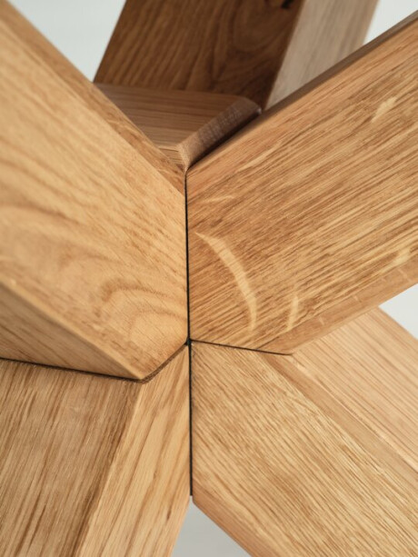 Mesa de comedor GRIBSKOV Ø120 roble. Mesa de comedor GRIBSKOV Ø120 roble.