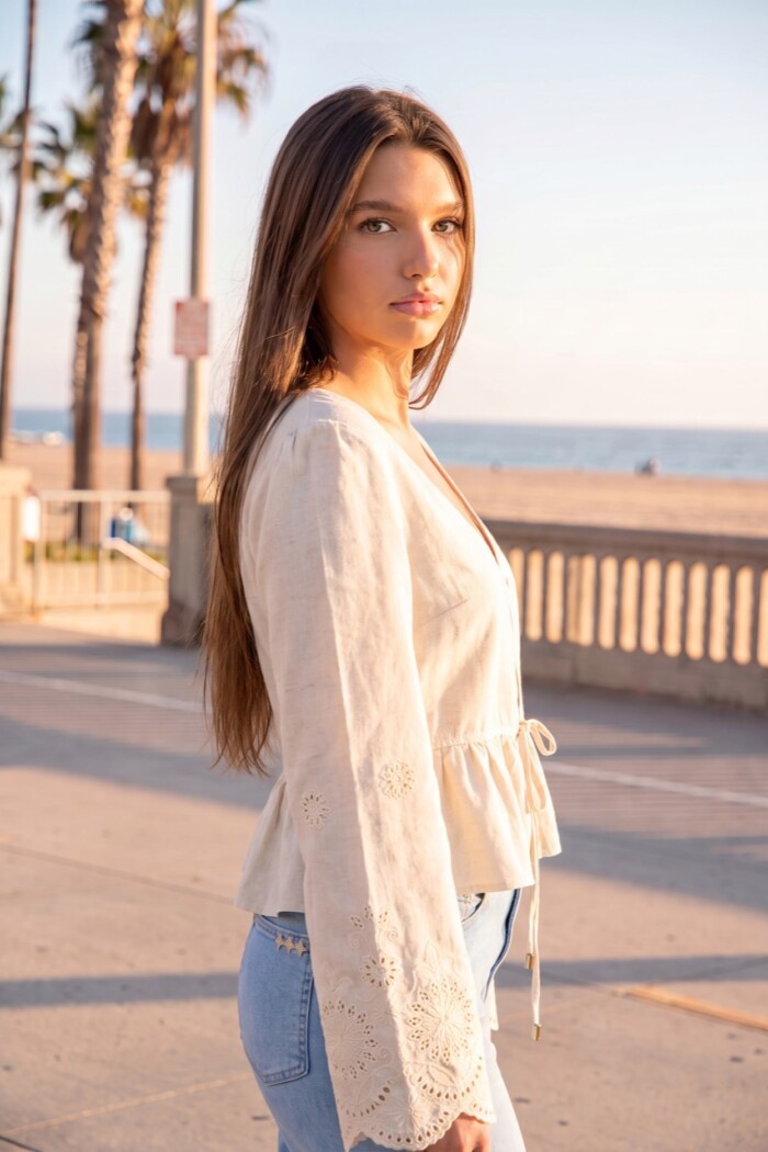 Blusa Con Lino Bordada Nacar