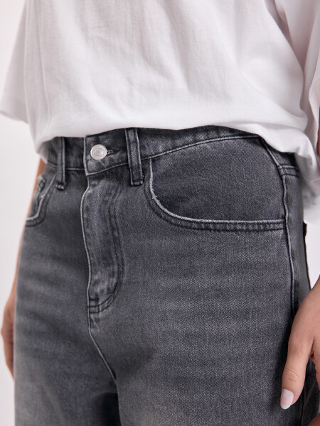 Pantalón jean bajo doblado Negro