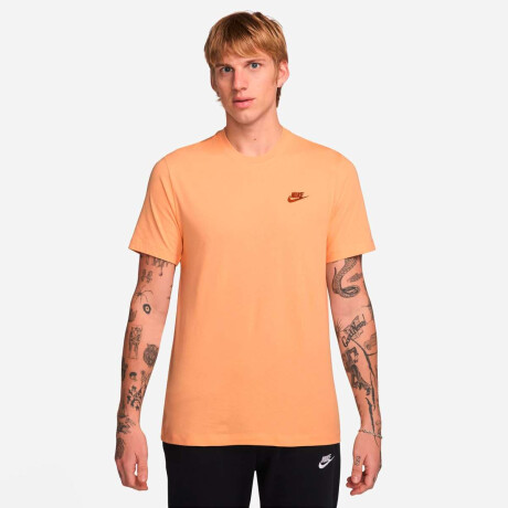 Remera Nike Sportswear Club De Hombre Naranja