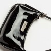Cartera al hombro Mia en cuero charol Negro