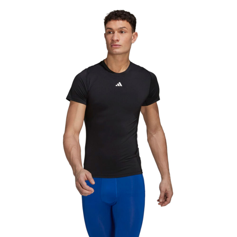 Remera de Hombre Adidas Techfit Negro