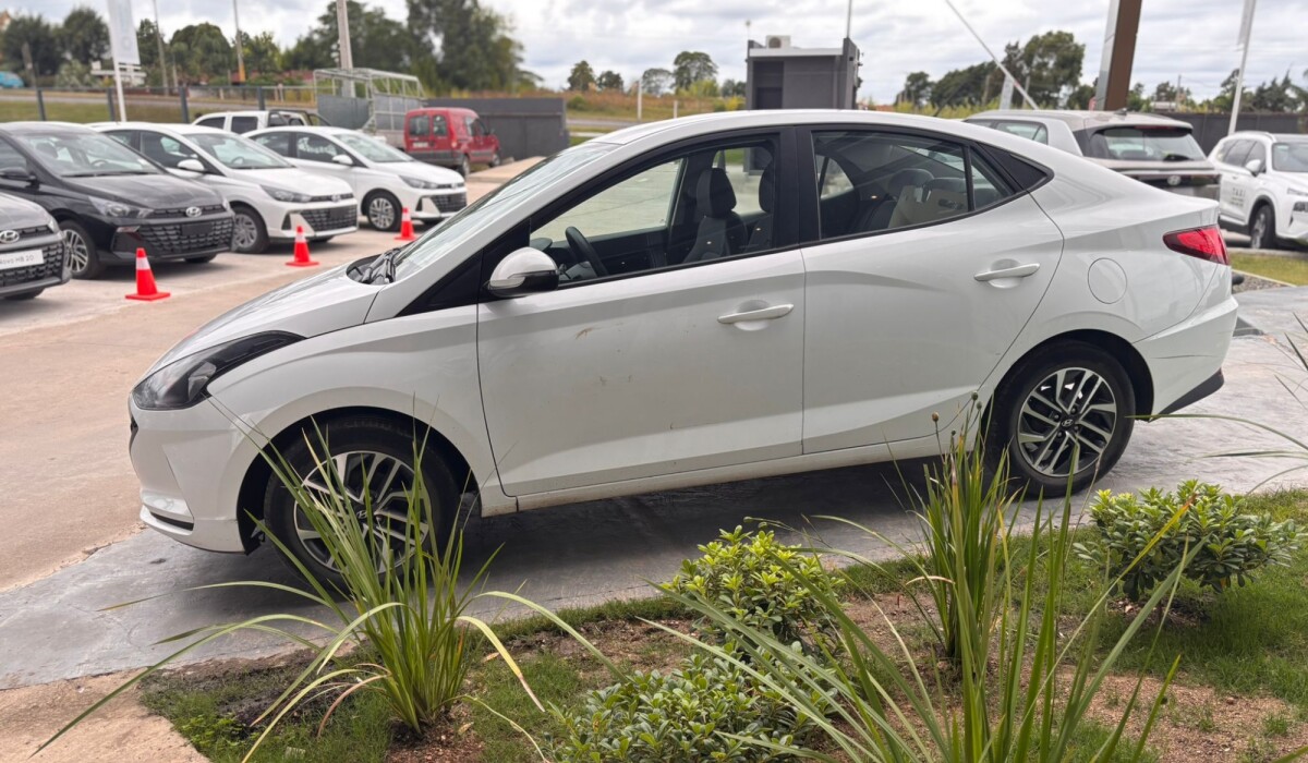 Hyundai HB20S 1,0 Premium - 2023 Hyundai HB20S 1,0 Premium - 2023