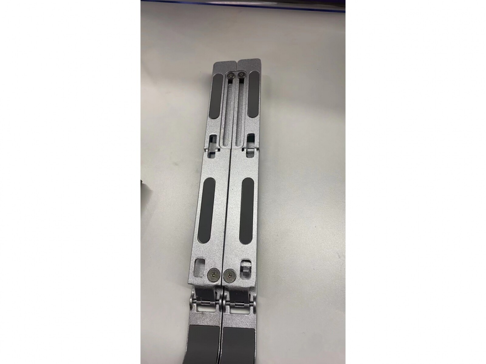 SOPORTE AJUSTABLE DE ALEACIÓN DE ALUMINIO PARA PORTÁTIL PARA ESCRITORIO 
