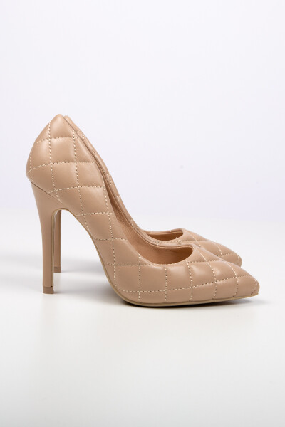 Stilettos capitoneados Beige