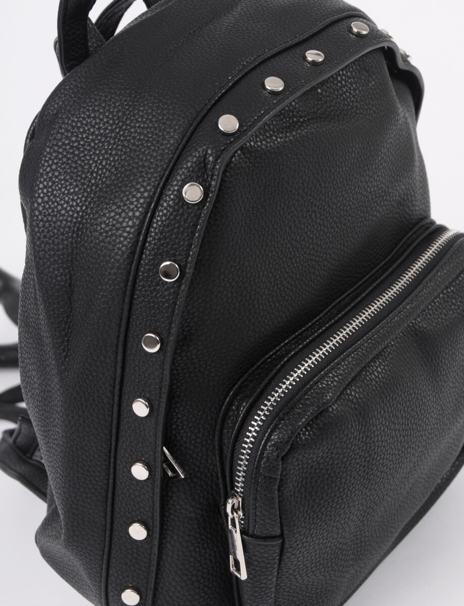 Mochila PU negra con tachas | Distrito Moda