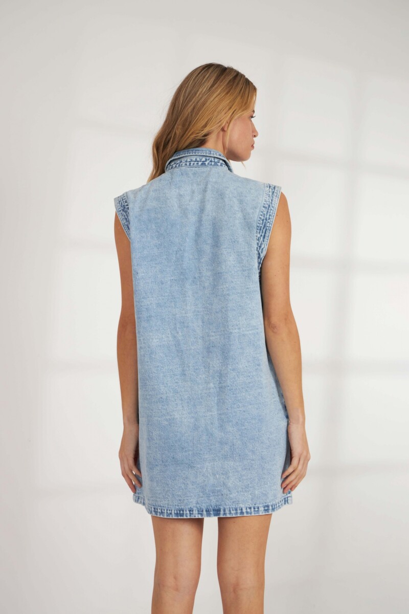 Vestido de jean con broches jean claro