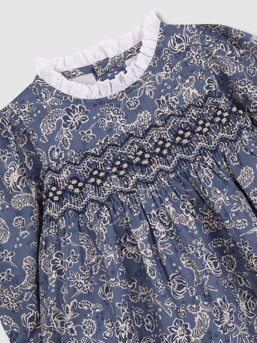 Vestido De Flores Con Smock Gris Azulado