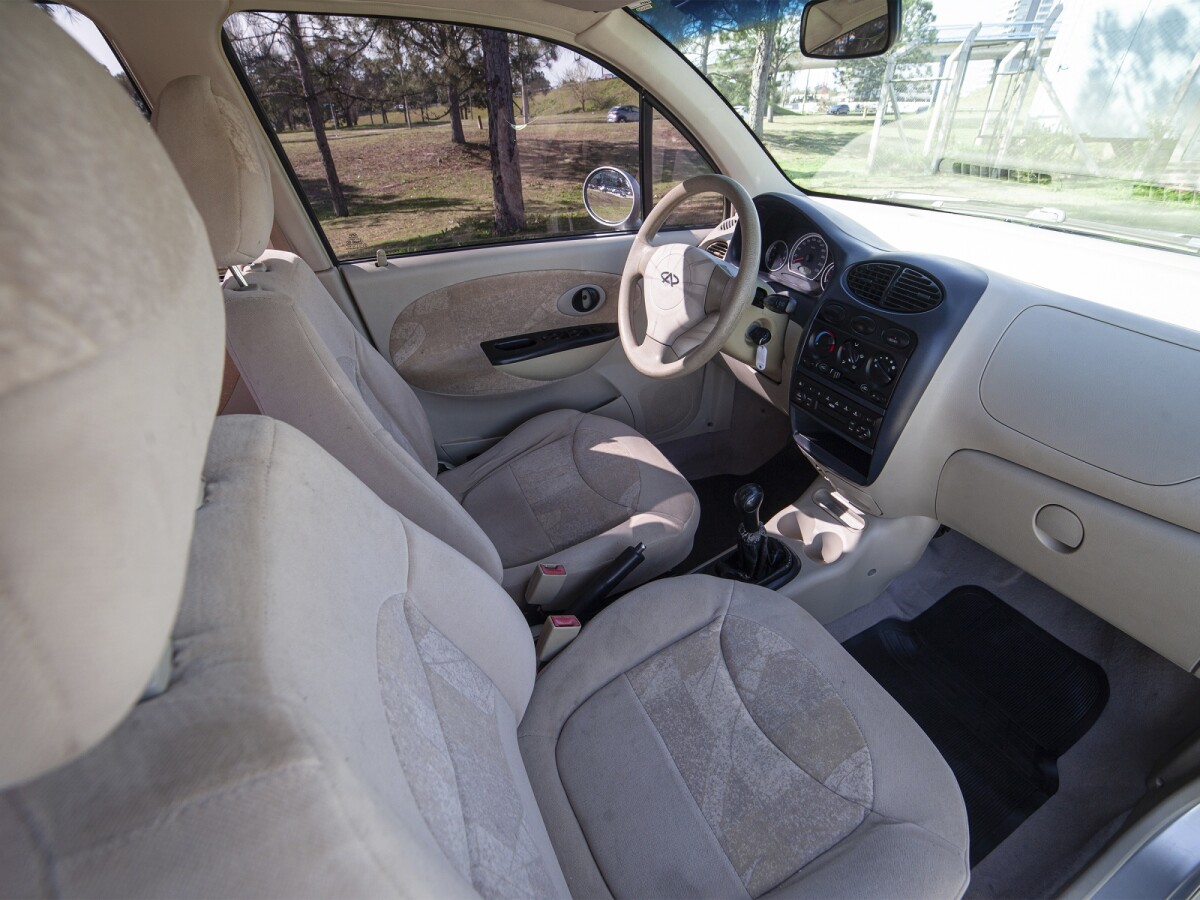 Chery QQ3 Confort 1.1 Extra Full | Permuta / Financia Chery QQ3 Confort 1.1 Extra Full | Permuta / Financia