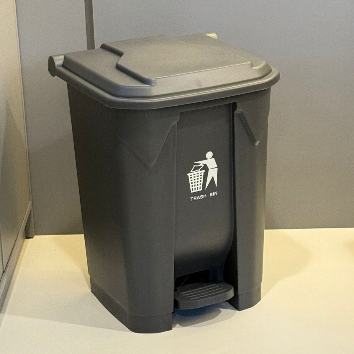 Contenedor de Basura Plástico con Pedal 50L 