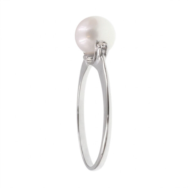 Anillo Gretta en Oro Blanco 18k con Perla y Brillantes Anillo Gretta en Oro Blanco 18k con Perla y Brillantes