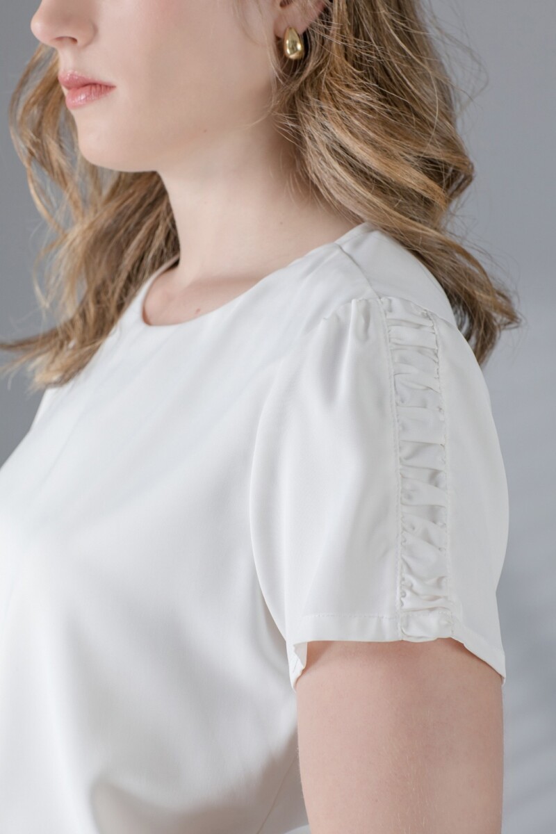 Blusa Escote Redondo. NATURAL