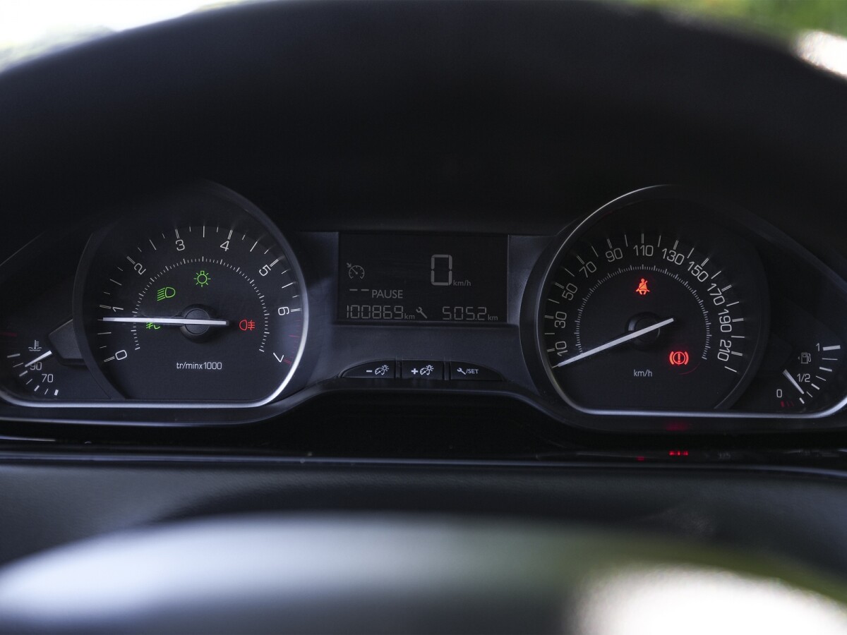 Peugeot 208 Active 1.2 Extra Full 2018 EXCELENTE ESTADO! Peugeot 208 Active 1.2 Extra Full 2018 EXCELENTE ESTADO!