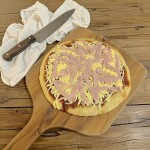 Pizza de Masa Madre con Muzzarella y Jamón Pizza de Masa Madre con Muzzarella y Jamón