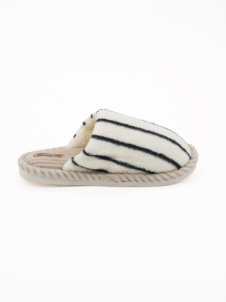 PANTUFLA JULI VARIANTE 1