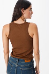 Musculosa Iso Chocolate