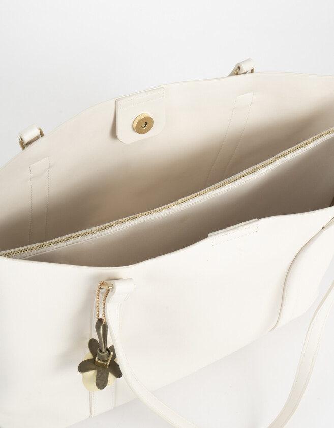 Shopper Cartera Shopper Con Charm - Blanco Crudo