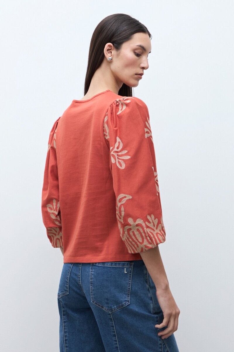 Remera boho lacre