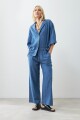 Camisa de jean cuello mao jean medio