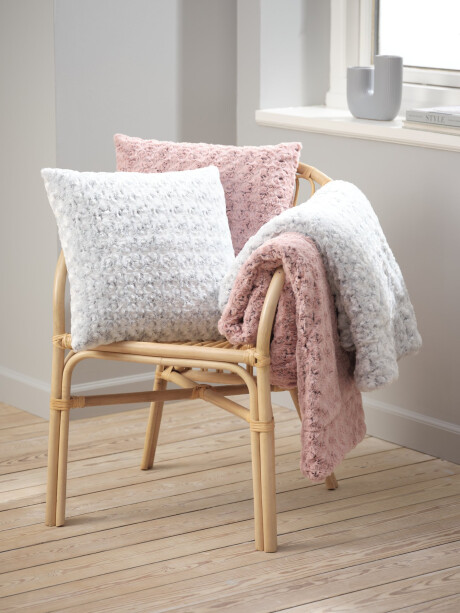 Almohadón KONGSSPIR 45x45 pelo rosa Almohadón KONGSSPIR 45x45 pelo rosa