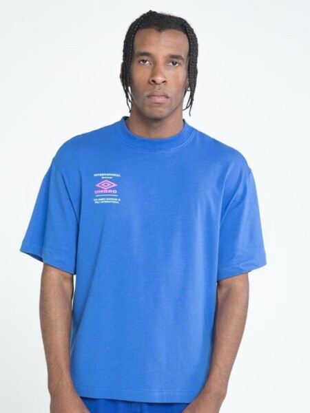 REMERA HEAT WAVES Umbro Hombre 006