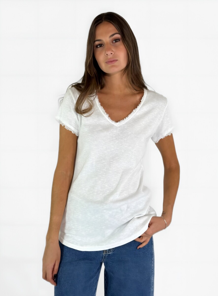 REMERA AKIRA - BLANCO 