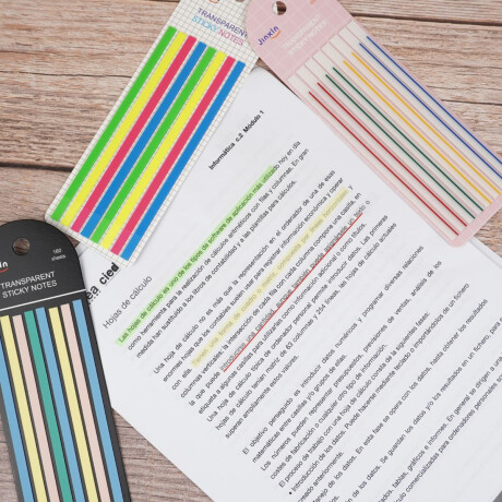 Notas autoadhesivas, renglones. Notas autoadhesivas, renglones.