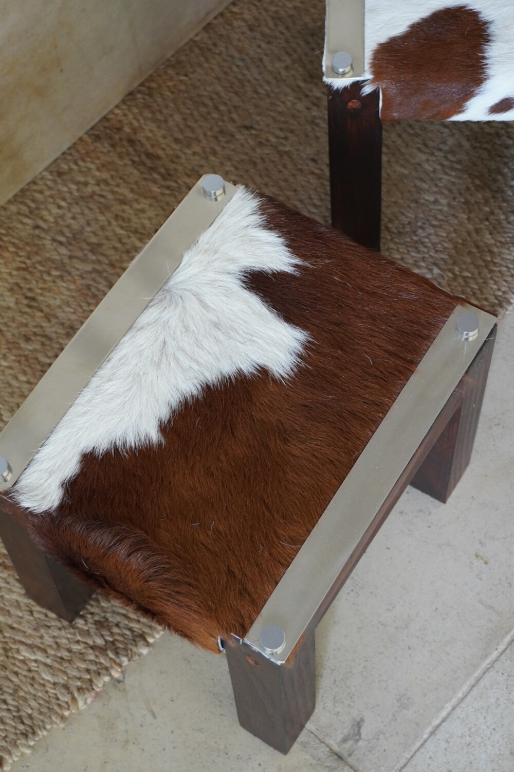 Petit Stool Cowhide claro