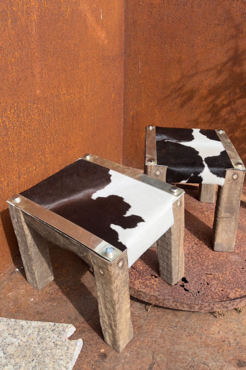 Petit Stool Cowhide oscuro Rustico