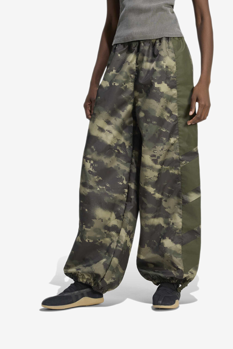 EQT AOP PANT Camuflado