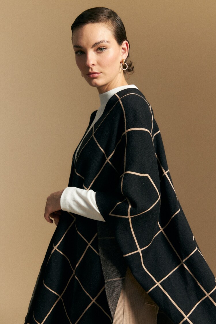 PONCHO ANTIGONA Negro
