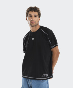 Remera Pulau Being Negro