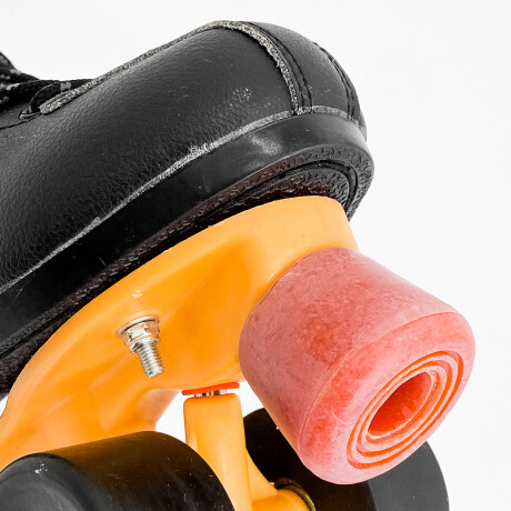 OUTLET - Patín Artístico Bota Negra Ruedas Silicona Freno Goma OUTLET - Patín Artístico Bota Negra Ruedas Silicona Freno Goma