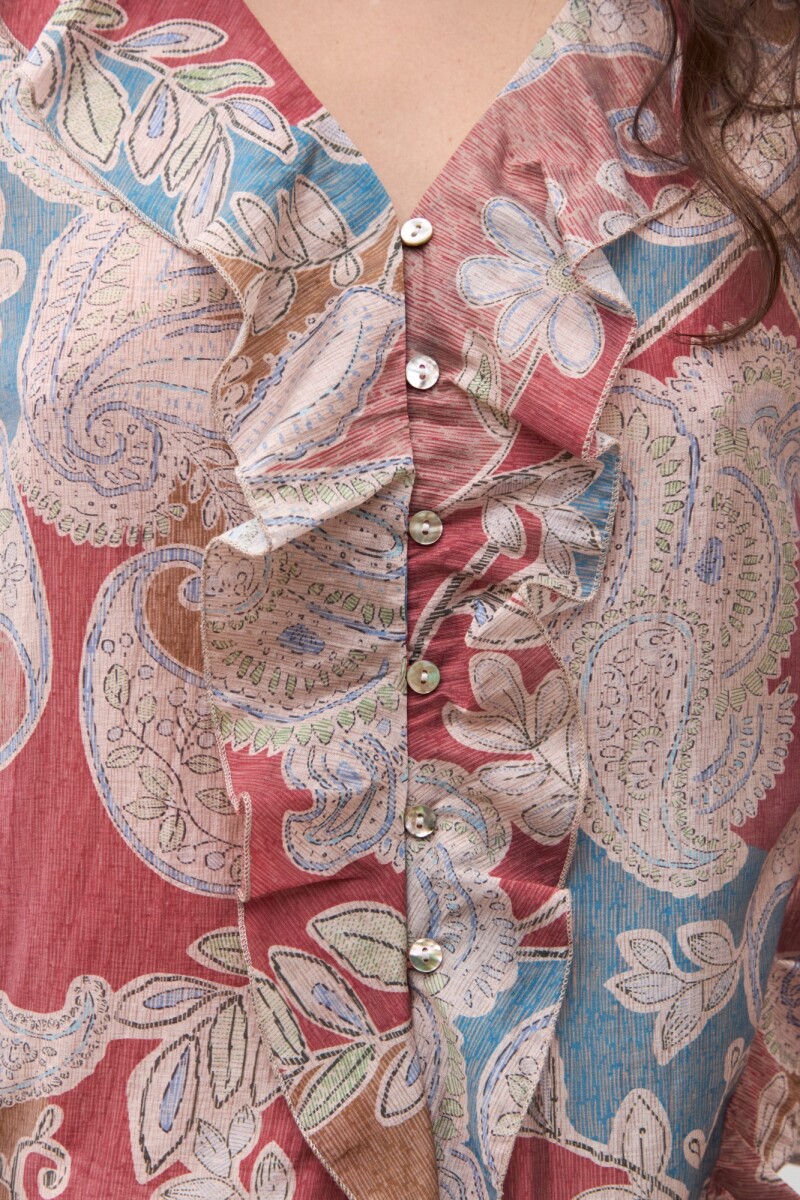 Blusa estampa paisley con volados bordo