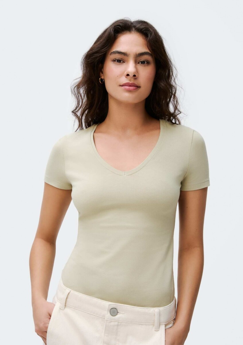 CAMISETA BÁSICA CON ELASTANO - VERDE 