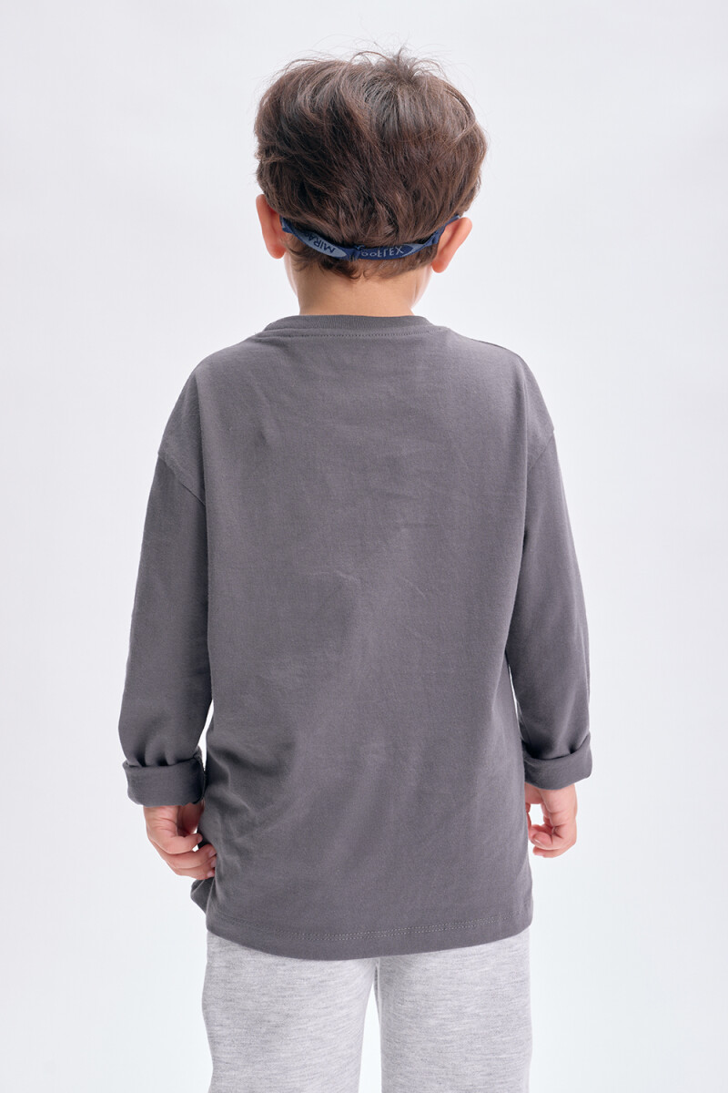 Remera Gris Oscuro