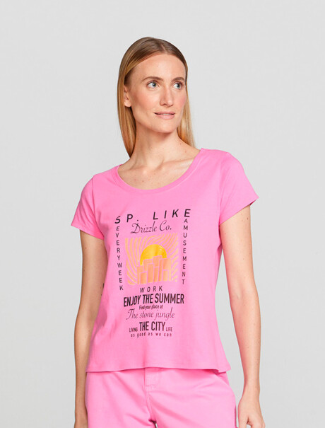 CAMISETA FEMENINA CON ESTAMPA ROSA