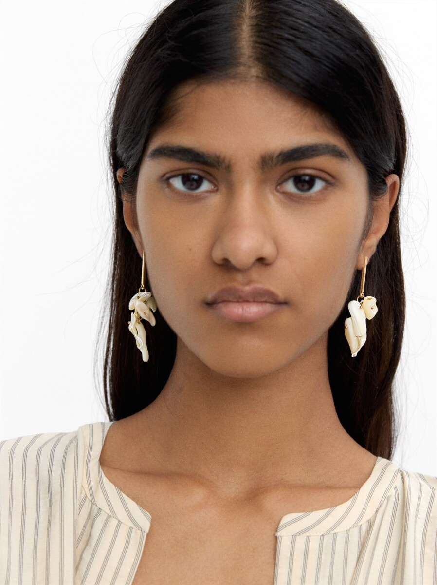 Pendientes Largos Con Conchas - blanco 