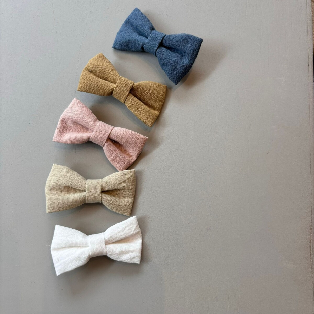 Moña Madelaine Pinza - BEIGE 