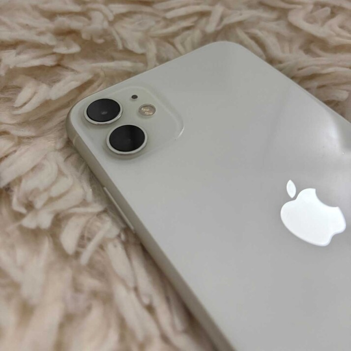 iPhone 11 64GB - White iPhone 11 64GB - White