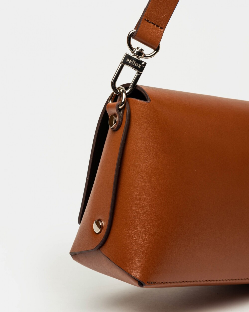 Bandolera Oasis en cuero vaquita Cuoio