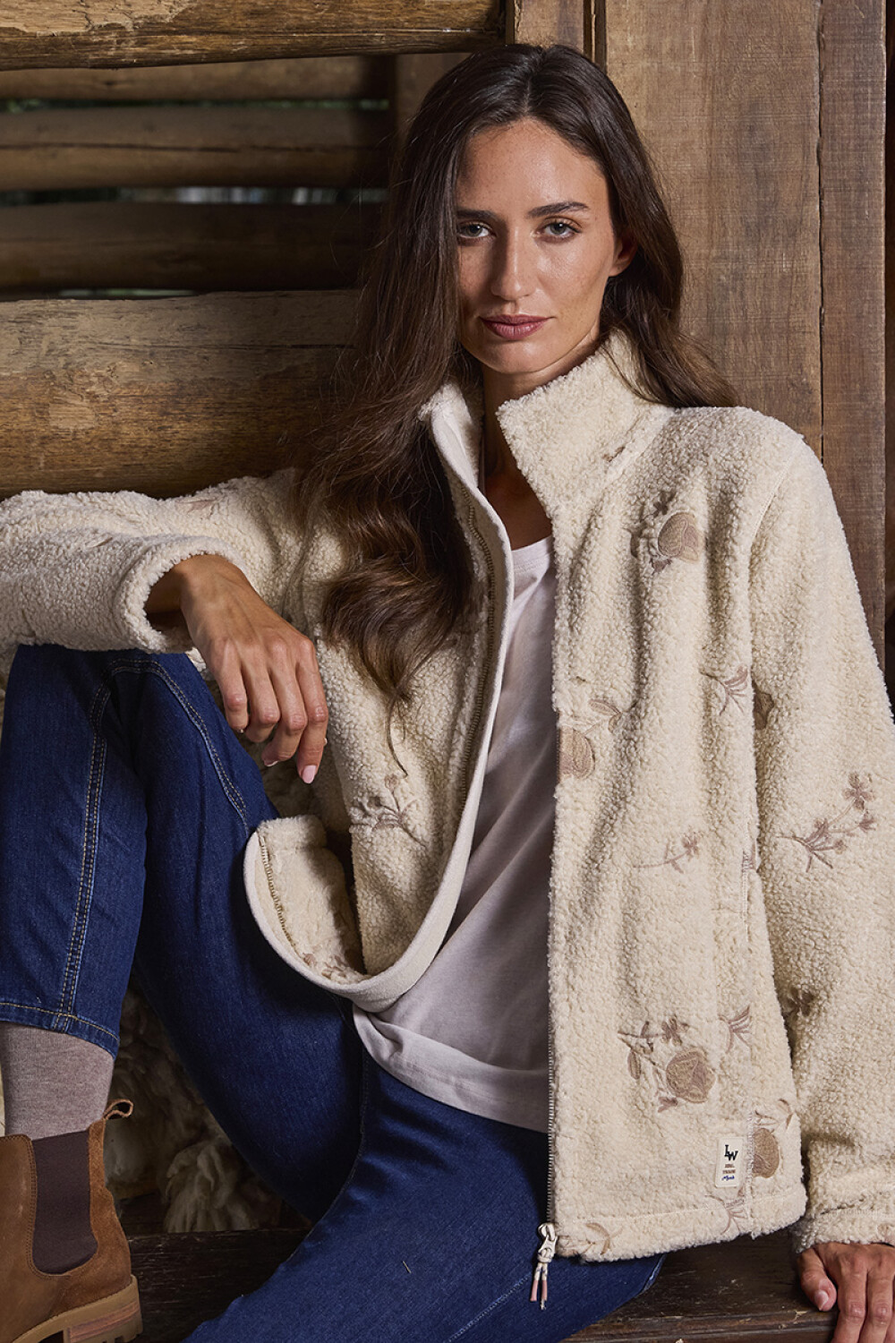 CAMPERA CORDERITO BORDADA Beige