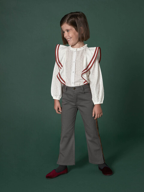 Blusa Volantes Con Contraste Blanco Roto