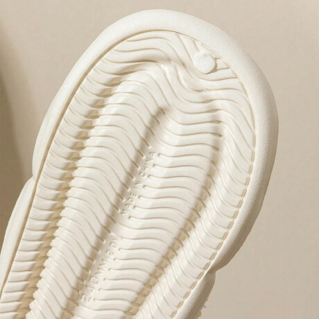 Pantufla Alta Gomón Antideslizante Unisex Corderito Blanco